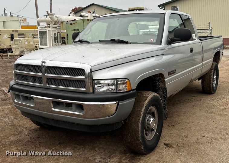 1999 Dodge Ram 2500 Quad Cab pickup truck - DT2211