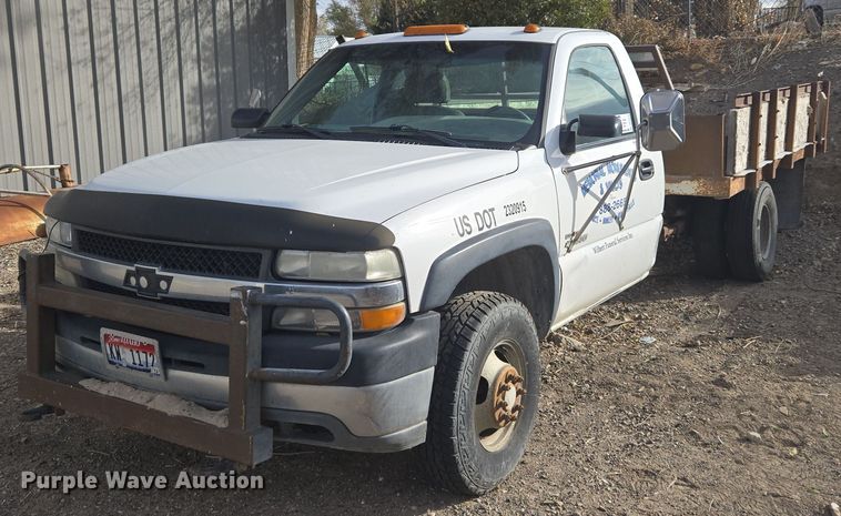 2001 Chevrolet Silverado 3500 dump flatbed pickup truck - DT7015