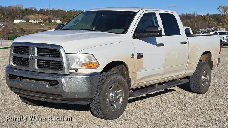 2012 Dodge Ram 2500 Crew Cab pickup truck - DV0032