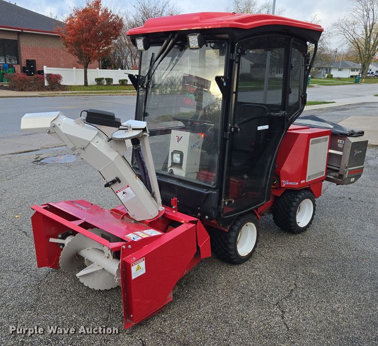 2015 Ventrac 3400Y municipal tractor - DX1525