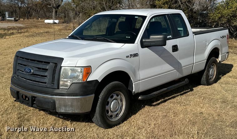 2011 Ford F150 SuperCab pickup truck - DX3792