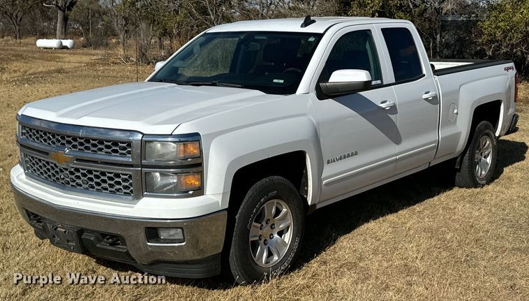 2015 Chevrolet Silverado 1500 Double Cab pickup truck - DX3793