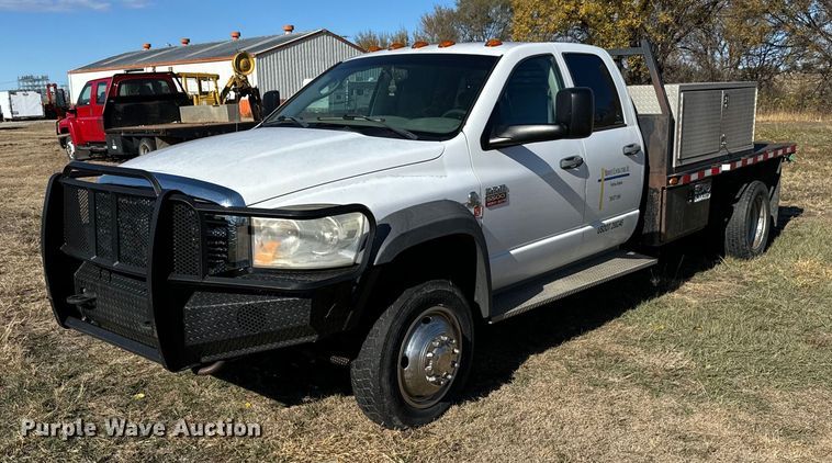 2008 Dodge Ram 5500HD Quad Cab flatbed truck - DX3802
