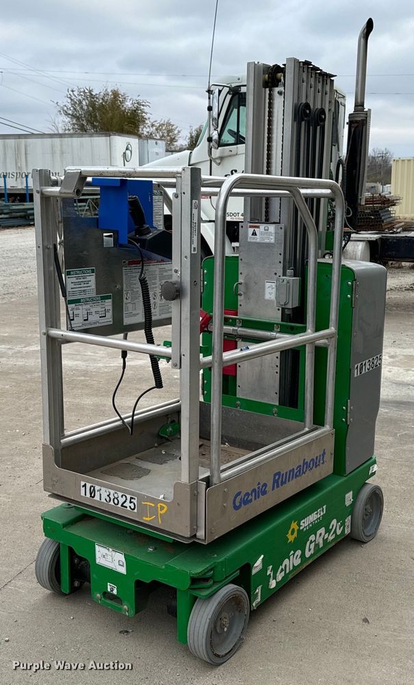 2017 Genie GR-20 vertical lift - EG7017