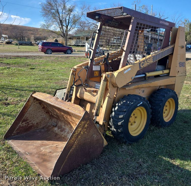 1992 Case 1840 skid steer loader - EK2459