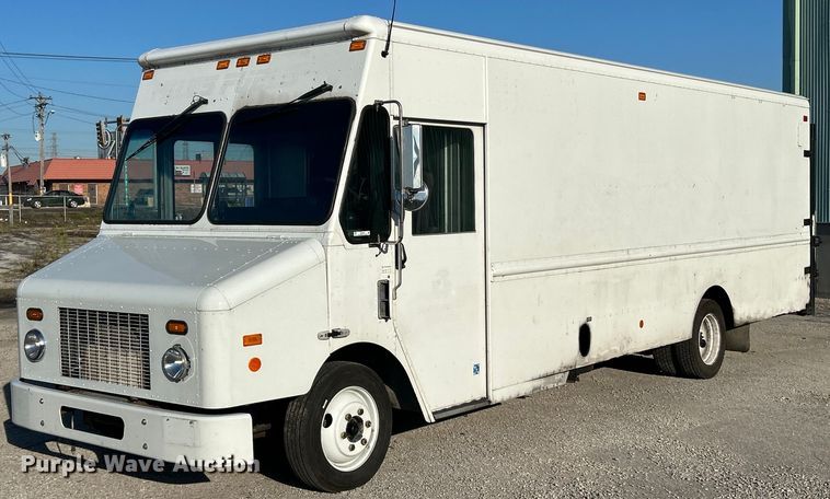 2008 Freightliner MT45 delivery truck - EK3420