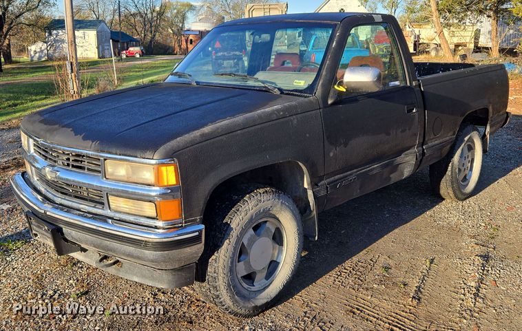 1994 Chevrolet  K1500 pickup truck - EQ3573