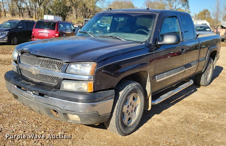 2004 Chevrolet Silverado 1500 Ext. Cab pickup truck - OH9365