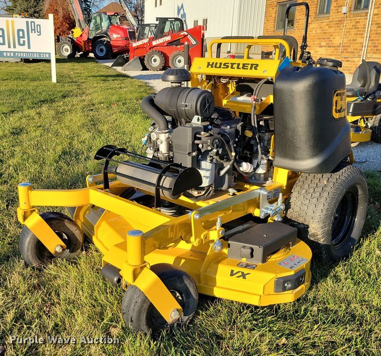 2023 Hustler 943142 ZTR lawn mower - OH9393