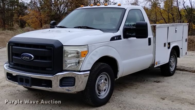 2013 Ford F250 Super Duty utility bed pickup truck - OJ9906