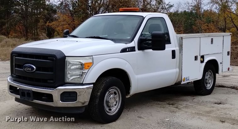2013 Ford F250 Super Duty utility bed pickup truck - OJ9908
