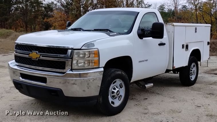 2012 Chevrolet Silverado 2500HD utility bed pickup truck - OJ9909