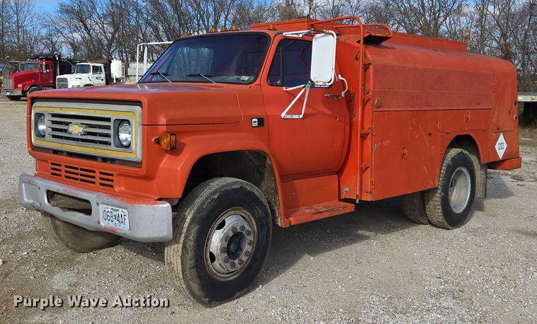 1987 Chevrolet  C7 fuel truck - DP6722