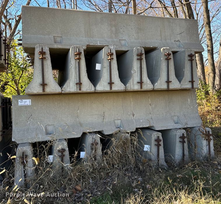 (25) concrete barriers - DP6772