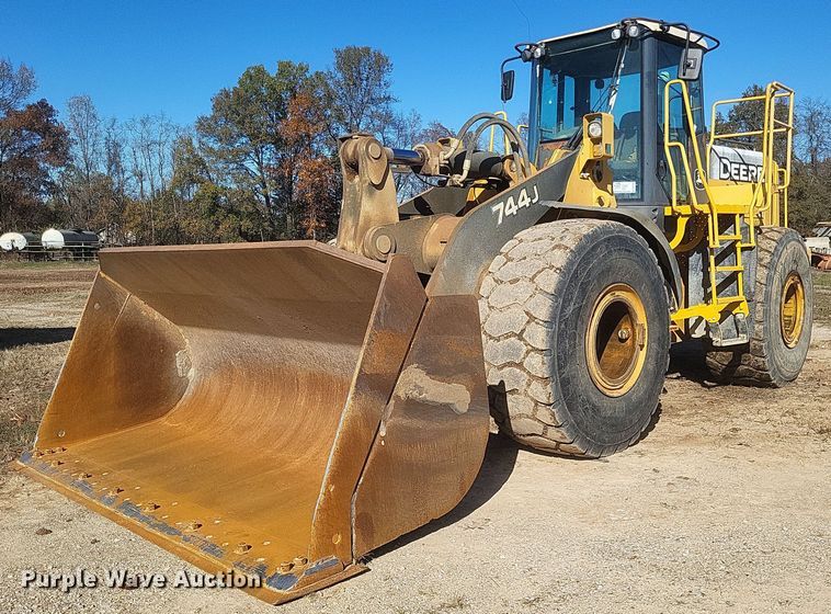 2008 John Deere 744J wheel loader - DQ3755