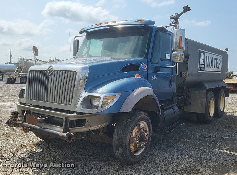 2006 International  7400 6x4 water truck - DR4928