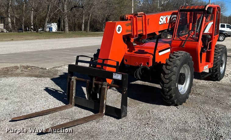 JLG SkyTrak 8042 telehandler - DS3213