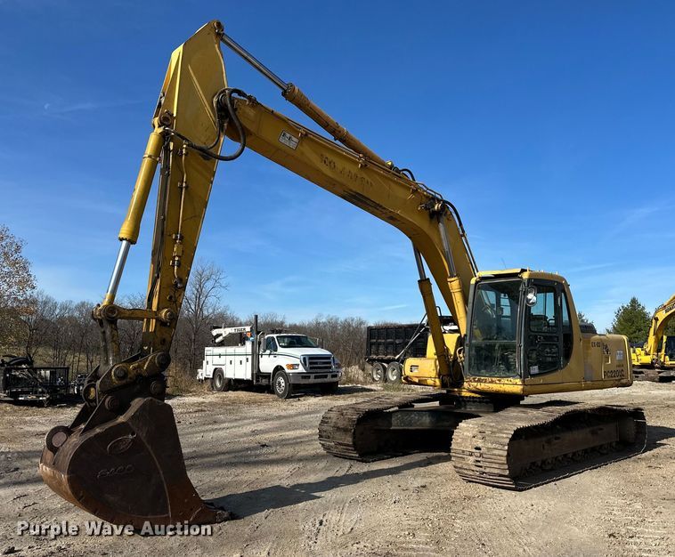 1996 Komatsu PC220LC-6 excavator - DS3246