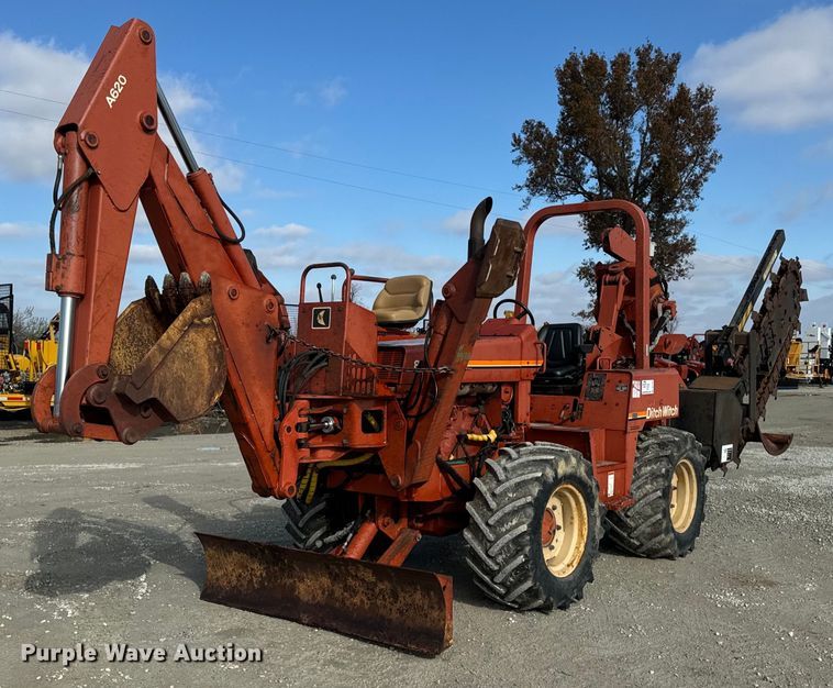 1997 Ditch Witch 8020 trencher - DT2194