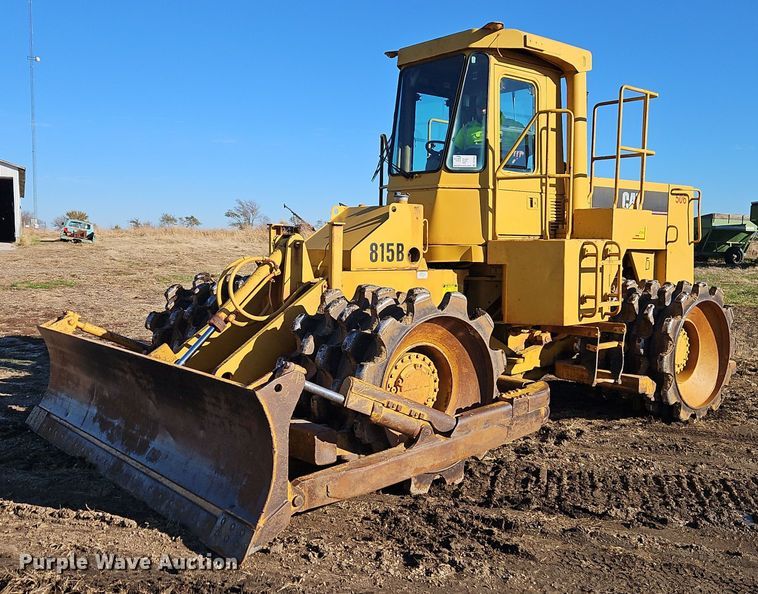 1994 Caterpillar 815B soil compactor - DT7563