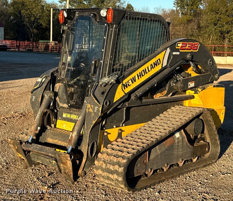 2015 New Holland C238 tracked skid steer loader - DU9597