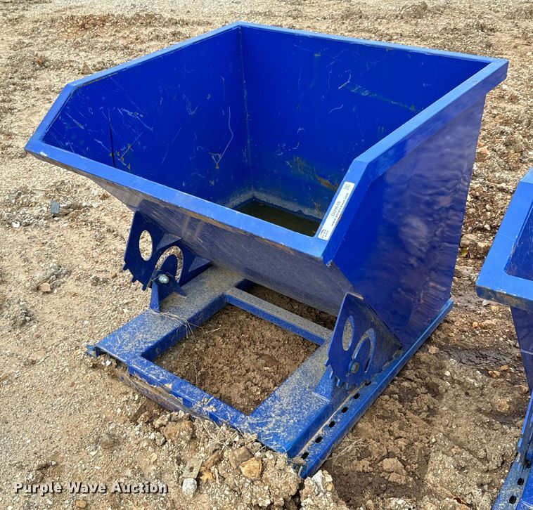 T Equipment & Supply forklift dump hopper - DU9616