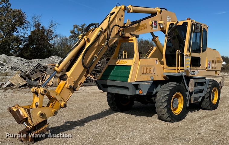 2002 Badger 1085D wheeled excavator - DU9633