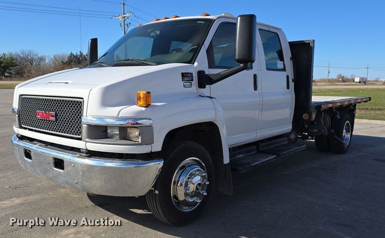 2007 GMC C5500 Crew Cab flatbed truck - DV0025
