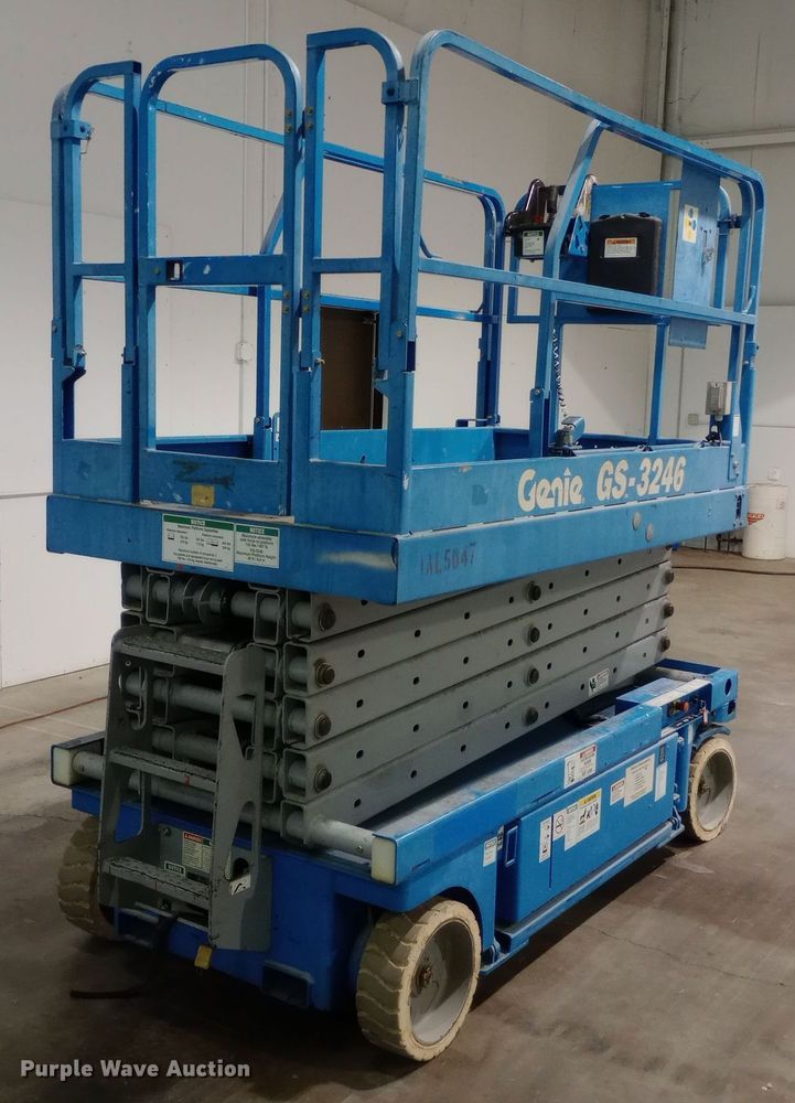 2002 Genie GS-3246 scissor lift - DW0935