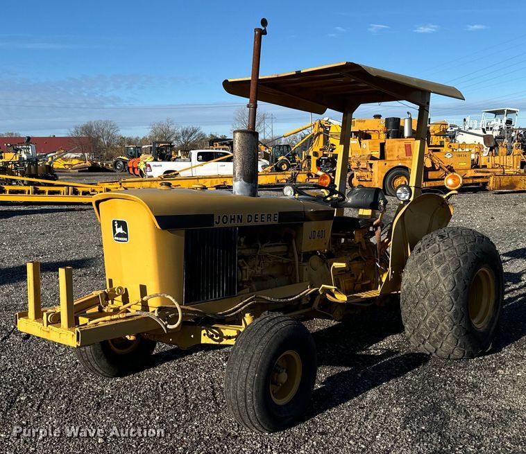 1971 John Deere 401 tractor - DW2431