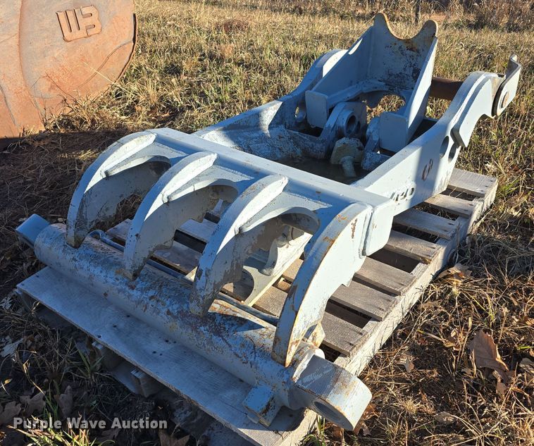 Esco  excavator thumb - DW3984