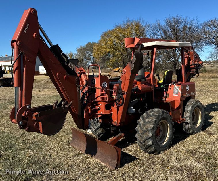 Ditch Witch 8020T cable plow - DX3804