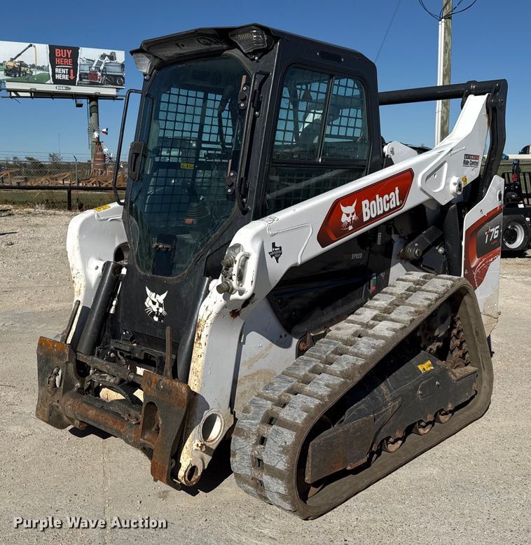2022 Bobcat T76 tracked skid steer loader - EJ3213