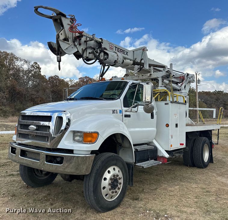 2008 Ford F750 digger derrick truck - EJ5044