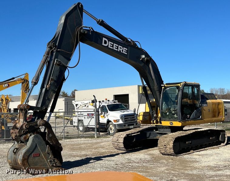 2013 John Deere 250G LC excavator - EK3688