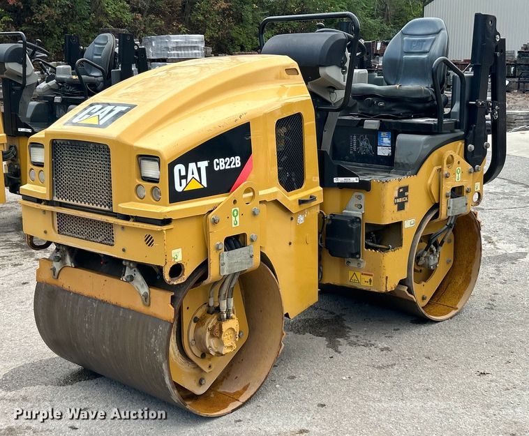 2015 Caterpillar CB22B double drum vibratory roller - EK3732
