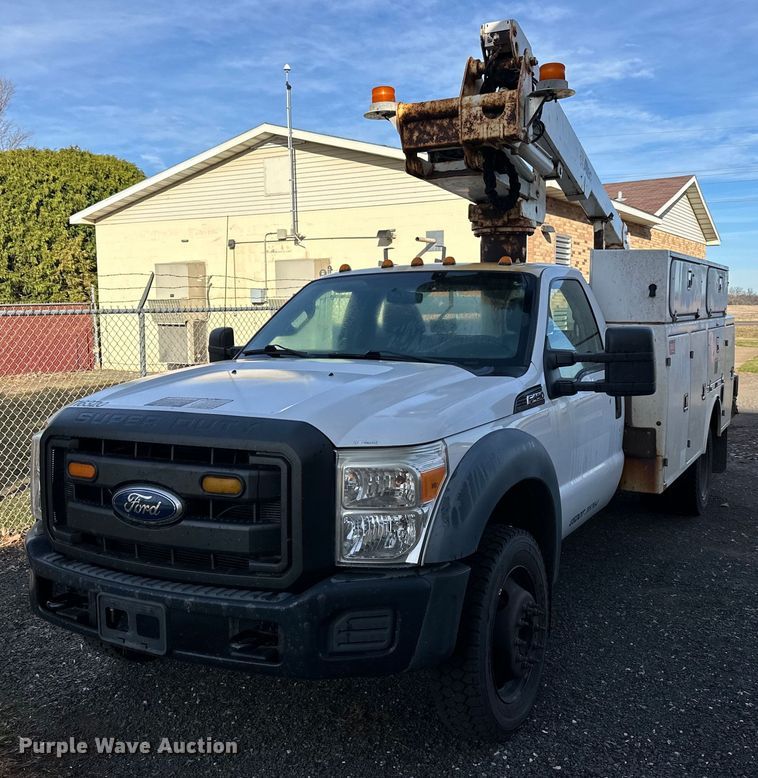 2011 Ford  F450 Super Duty XL bucket truck - EN2575