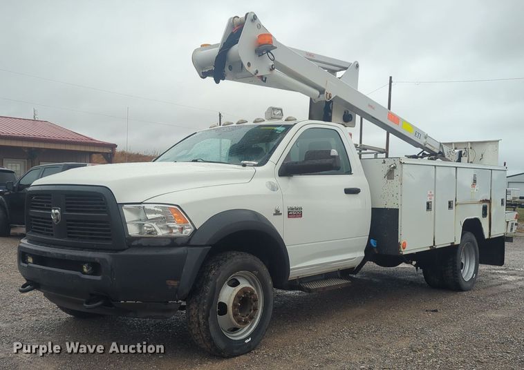 2012 Dodge Ram 4500HD bucket truck - ER4540