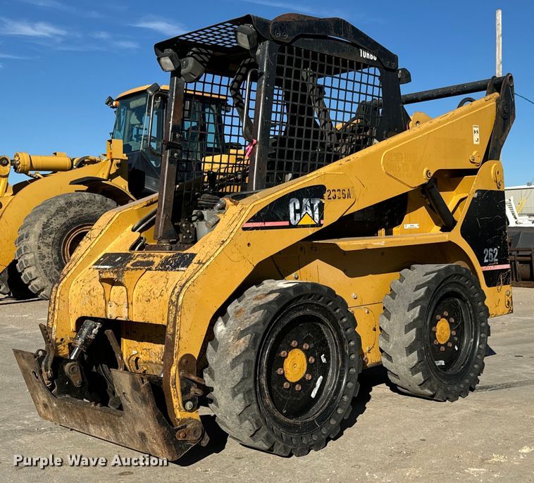 2003 Caterpillar  262 skid steer loader - MS9966