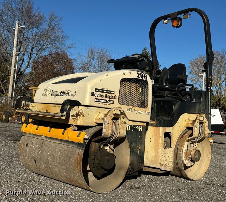 2004 Ingersoll-Rand DD-34HF double drum vibratory roller - MT9016