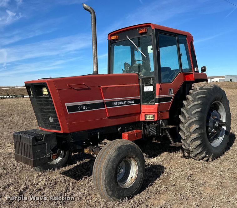 1982 International Harvester 5288 tractor - DP6024