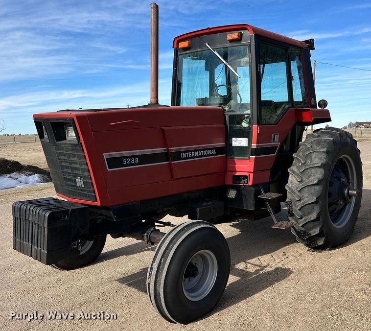 1983 International Harvester 5288 tractor - DP6025