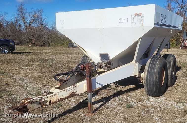 Willmar 600 spreader - DQ3801