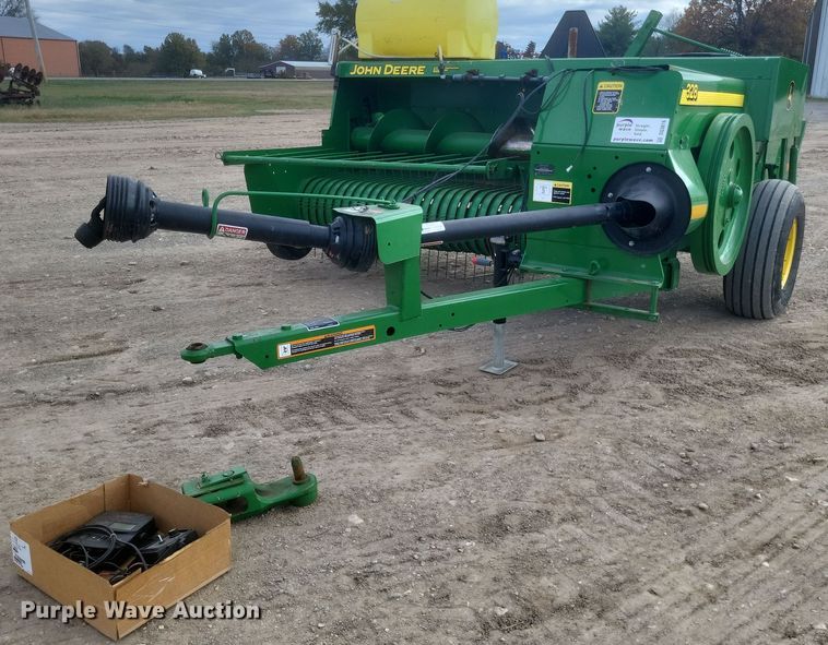 2021 John Deere 328 small square baler - DQ3816