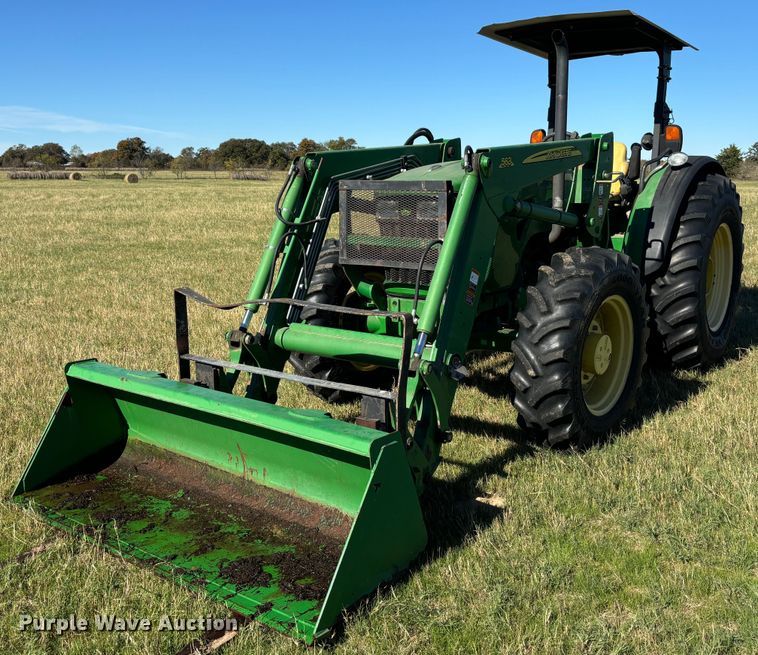 2009 John Deere 5105M MFWD tractor - DS2538