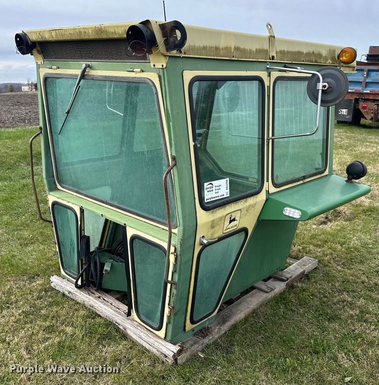 John Deere 4620  cab - DS3266
