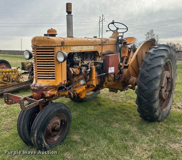 Minneapolis-Moline UB tractor - DS3269