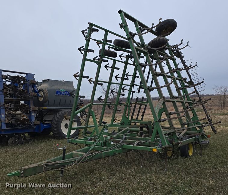 John Deere 980 field cultivator - DV0062