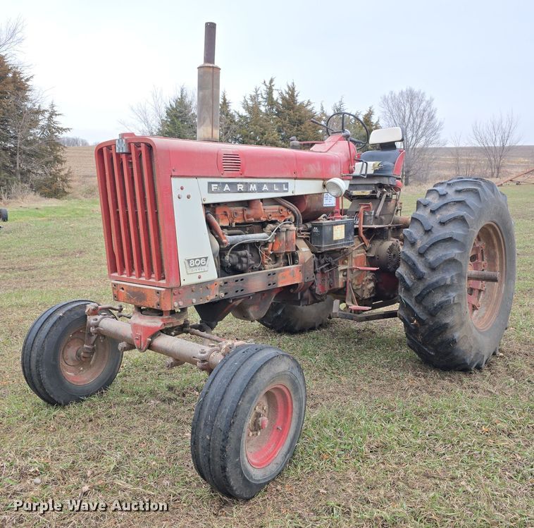 1967 International Harvester F806 D tractor - DV0082