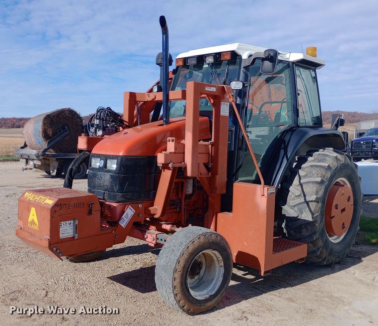 2000 New Holland TS100 tractor - DW0950